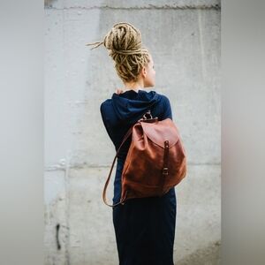 Kruk Garage Leather Leaf Backpack Cognac Brown Unisex